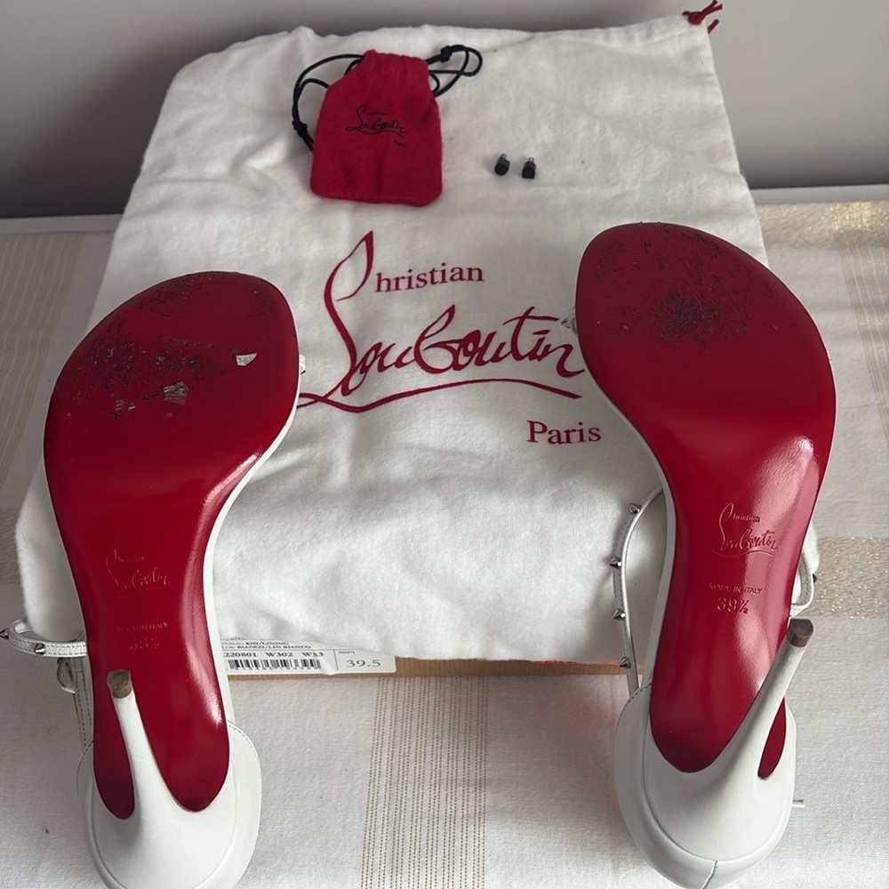 DESIGNER Christian LOUBOUTIN RED BOTTOMS, worn Once! Size 39.5. - Picture 11 of 15